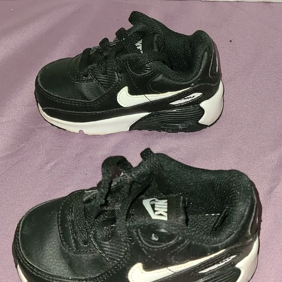 Nike Air Max 90 LTR Logo Toddler 5C Sneaker - Picture 2 of 7